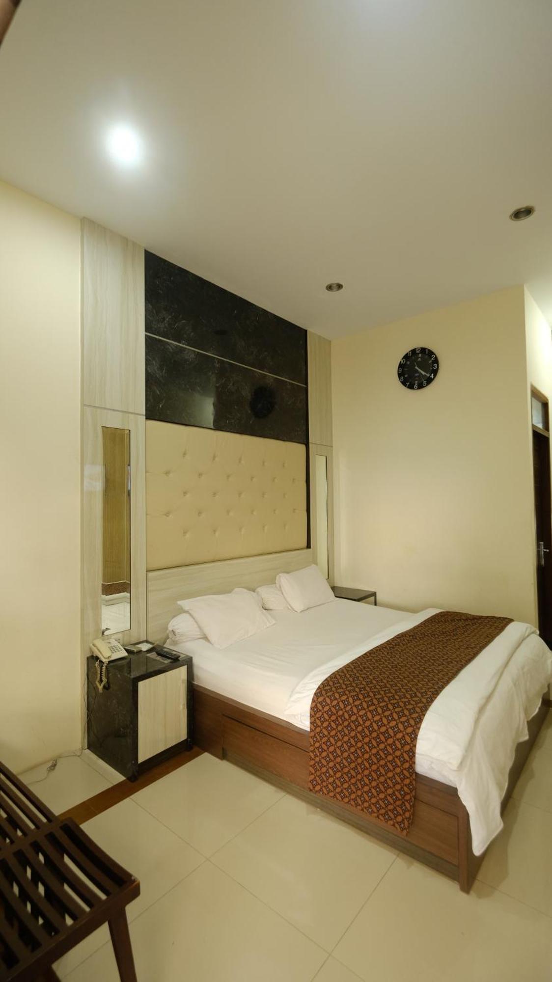 griya desa hotel&pool Sleman  Bagian luar foto